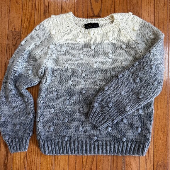 Liz Claiborne Sweaters - Ombre Bobble Stitch Sweater Medium • Textured Knit Cream Taupe Cozy Pullover